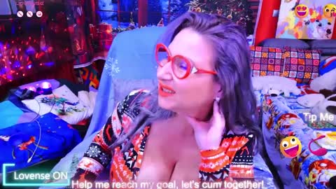 Snapshot of sweetylisahard chatting on December 14, 3:47 pm Lisa online show from December 14, 3:47 pm