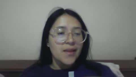 sweetyypeach online show from December 11, 4:18 am