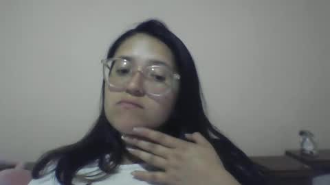 sweetyypeach online show from December 20, 3:47 am