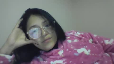 sweetyypeach online show from December 24, 6:55 am