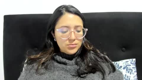 sweetyypeach online show from December 30, 1:14 pm