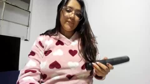 sweetyypeach online show from January 7, 2:53 am