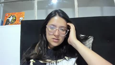 sweetyypeach online show from January 13, 11:27 pm