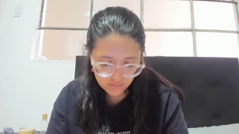 sweetyypeach online show from January 31, 3:55 pm