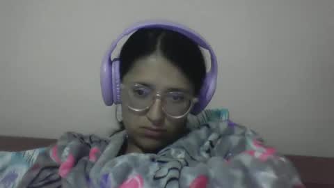 sweetyypeach online show from February 2, 5:21 am