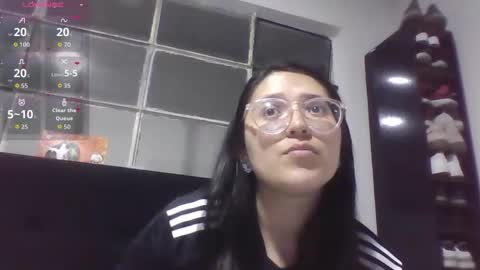 sweetyypeach online show from September 13, 3:39 am