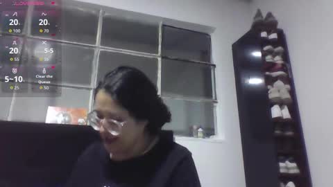 sweetyypeach online show from September 21, 12:45 am