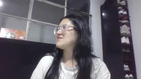 sweetyypeach online show from October 13, 11:38 pm