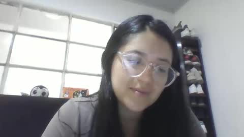 sweetyypeach online show from December 1, 3:17 pm