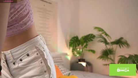 Snapshot of swtty_meivi chatting on November 8, 6:35 am MEI online show from November 8, 6:35 am