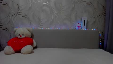 Snapshot of swweetangel chatting on February 16, 10:21 am Ana online show from February 16, 10:21 am