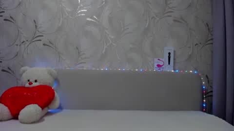 Snapshot of swweetangel chatting on February 26, 2:04 am Ana online show from February 26, 2:04 am