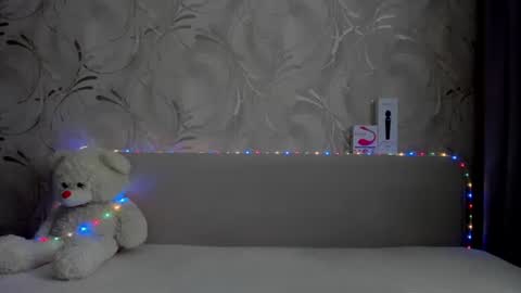 Snapshot of swweetangel chatting on March 2, 11:07 am Ana online show from March 2, 11:07 am