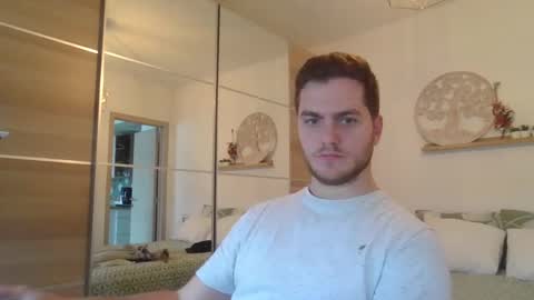 Snapshot of syl092 chatting on December 9, 11:15 am syl092 online show from December 9, 11:15 am