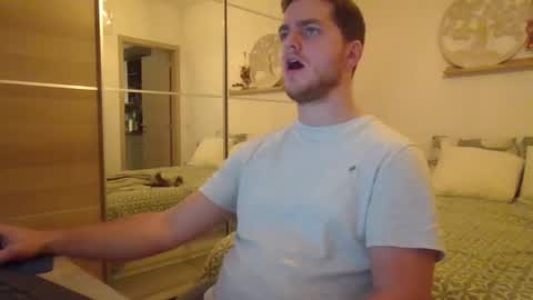 Snapshot of syl092 chatting on December 9, 5:19 pm syl092 online show from December 9, 5:19 pm