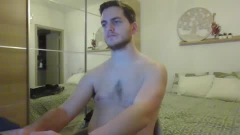 Snapshot of syl092 chatting on December 10, 7:43 pm syl092 online show from December 10, 7:43 pm