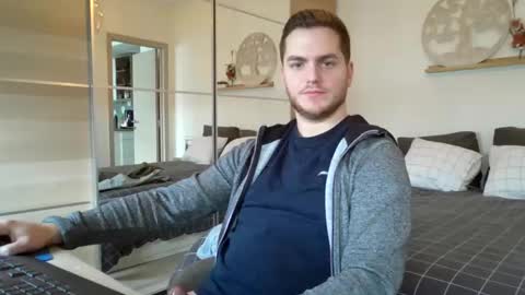 Snapshot of syl092 chatting on January 8, 11:54 am syl092 online show from January 8, 11:54 am