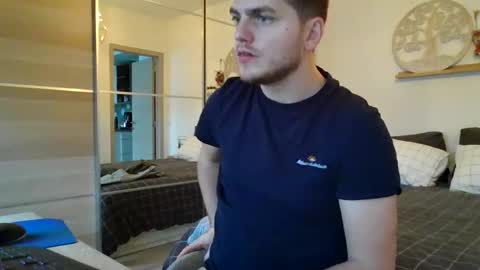 Snapshot of syl092 chatting on January 8, 2:56 pm syl092 online show from January 8, 2:56 pm