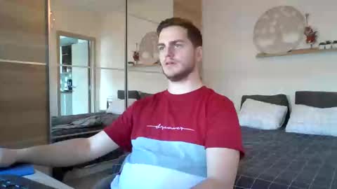 Snapshot of syl092 chatting on January 10, 1:31 pm syl092 online show from January 10, 1:31 pm