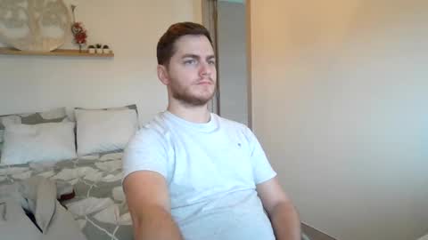 Snapshot of syl092 chatting on January 18, 2:12 pm syl092 online show from January 18, 2:12 pm