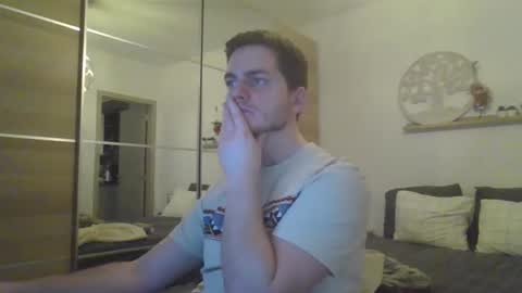 Snapshot of syl092 chatting on February 4, 6:38 pm syl092 online show from February 4, 6:38 pm