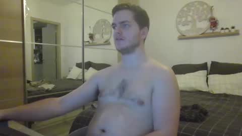 Snapshot of syl092 chatting on February 7, 9:37 pm syl092 online show from February 7, 9:37 pm