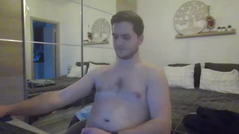 Snapshot of syl092 chatting on February 10, 4:36 pm syl092 online show from February 10, 4:36 pm