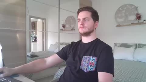 Snapshot of syl092 chatting on February 23, 3:08 pm syl092 online show from February 23, 3:08 pm