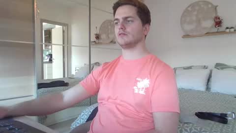 Snapshot of syl092 chatting on March 2, 2:32 pm syl092 online show from March 2, 2:32 pm