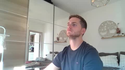 Snapshot of syl092 chatting on September 30, 3:39 pm syl092 online show from September 30, 3:39 pm