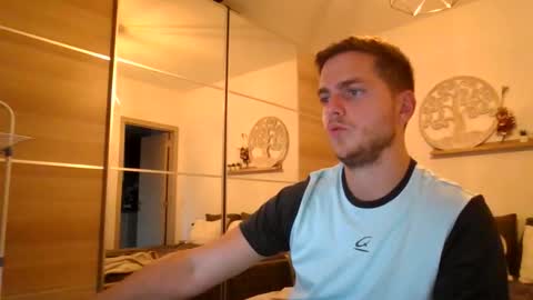 Snapshot of syl092 chatting on October 1, 5:30 pm syl092 online show from October 1, 5:30 pm