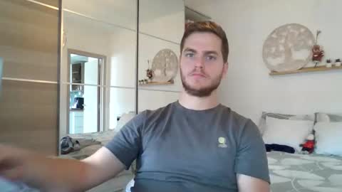 Snapshot of syl092 chatting on October 13, 9:20 am syl092 online show from October 13, 9:20 am