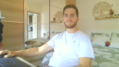 Snapshot of syl092 chatting on October 20, 11:54 am syl092 online show from October 20, 11:54 am