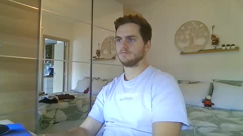 Snapshot of syl092 chatting on November 17, 1:06 pm syl092 online show from November 17, 1:06 pm