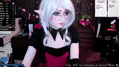 Sylvie online show from December 16, 1:31 am