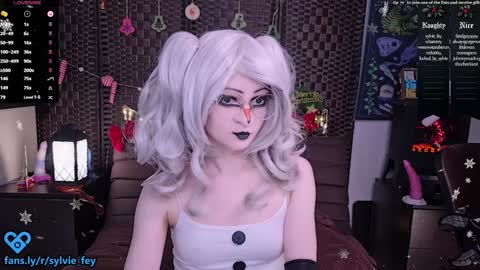 Sylvie online show from December 22, 1:45 am