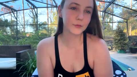 Snapshot of syndica chatting on January 25, 9:46 pm Jennah online show from January 25, 9:46 pm