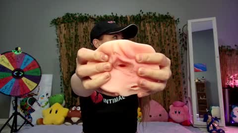 Snapshot of syndica chatting on March 12, 10:39 pm Jennah online show from March 12, 10:39 pm