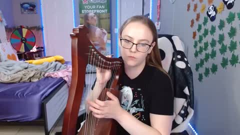 Snapshot of syndica chatting on December 1, 11:10 pm Jennah online show from December 1, 11:10 pm