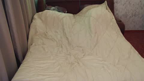 SyrenDixon online show from October 29, 5:25 pm