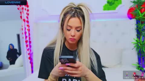 Arianna online show from February 19, 7:59 pm