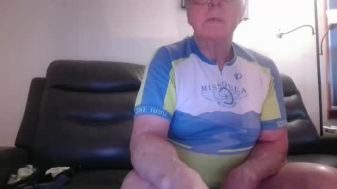 tacrunner66_ online show from February 11, 3:18 pm