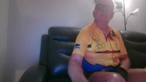 tacrunner66_ online show from September 26, 1:48 pm