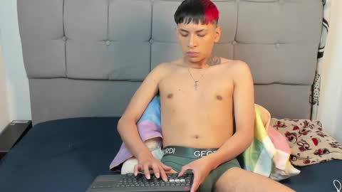 Snapshot of tailor_hot1 chatting on October 12, 2:05 pm tailor online show from October 12, 2:05 pm