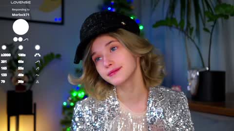 Mia online show from December 30, 7:15 am