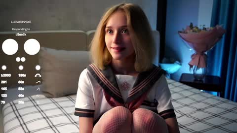 Mia online show from February 1, 4:54 pm