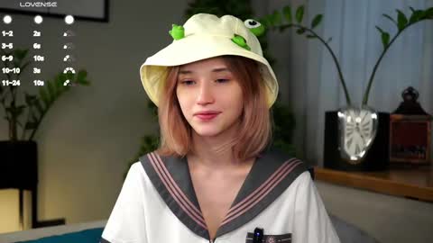 Mia online show from February 16, 5:04 am