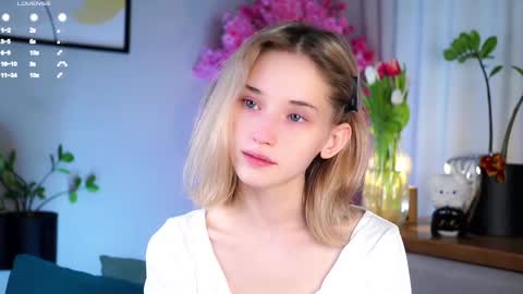 Mia online show from March 9, 6:06 am