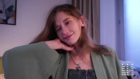 Mia online show from November 8, 1:39 am