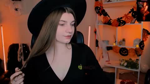 talia_seduce online show from October 25, 8:55 am